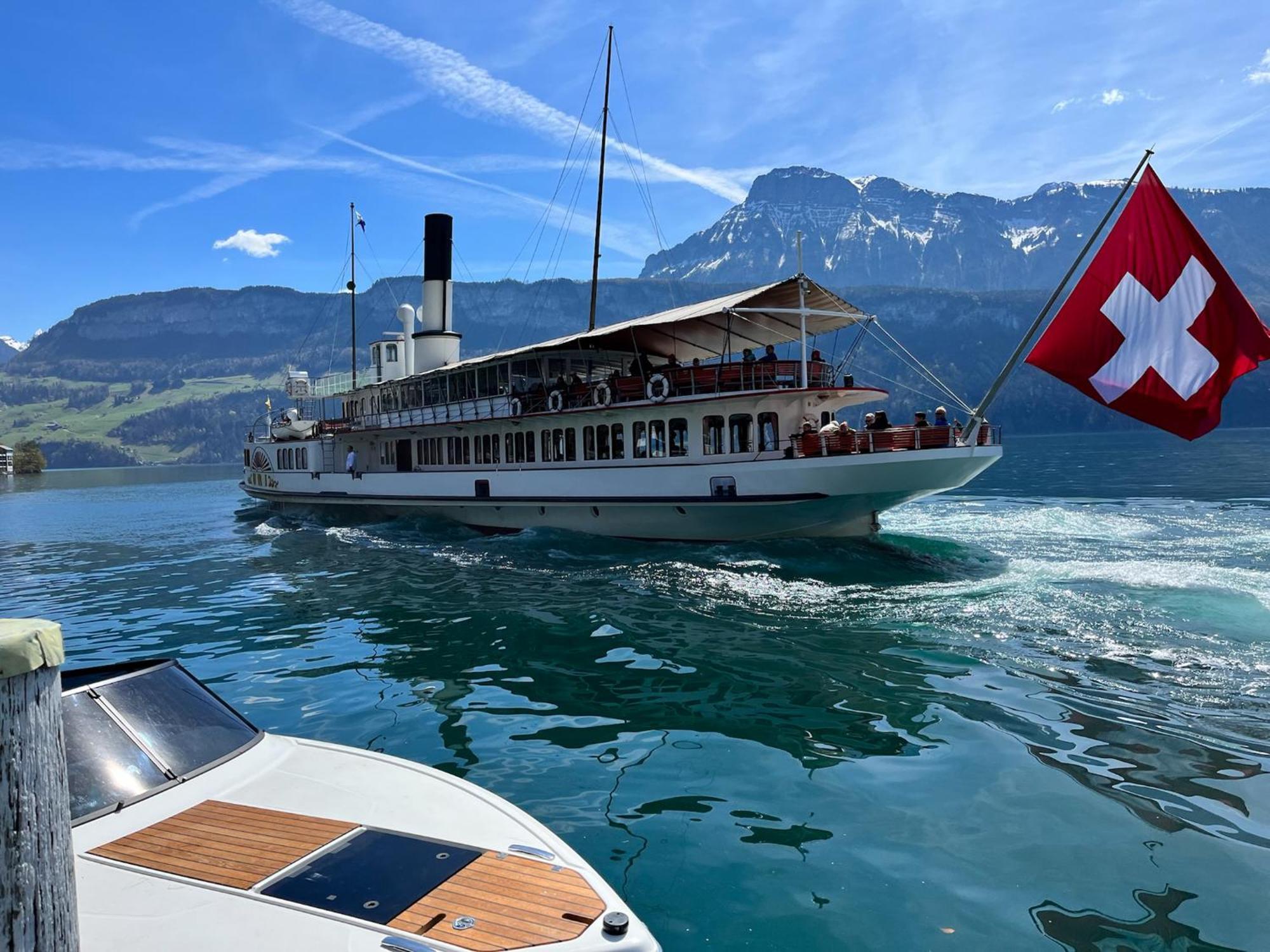Seehotel Riviera At Lake Lucerne Gersau Exterior photo